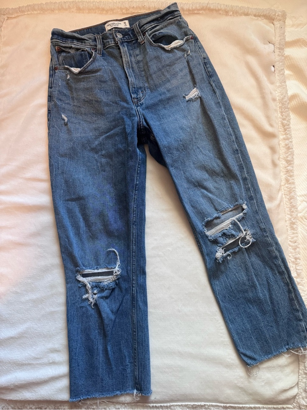 Abercrombie & Fitch Ankle Straight Ultra High Rise Jeans - Short Length
